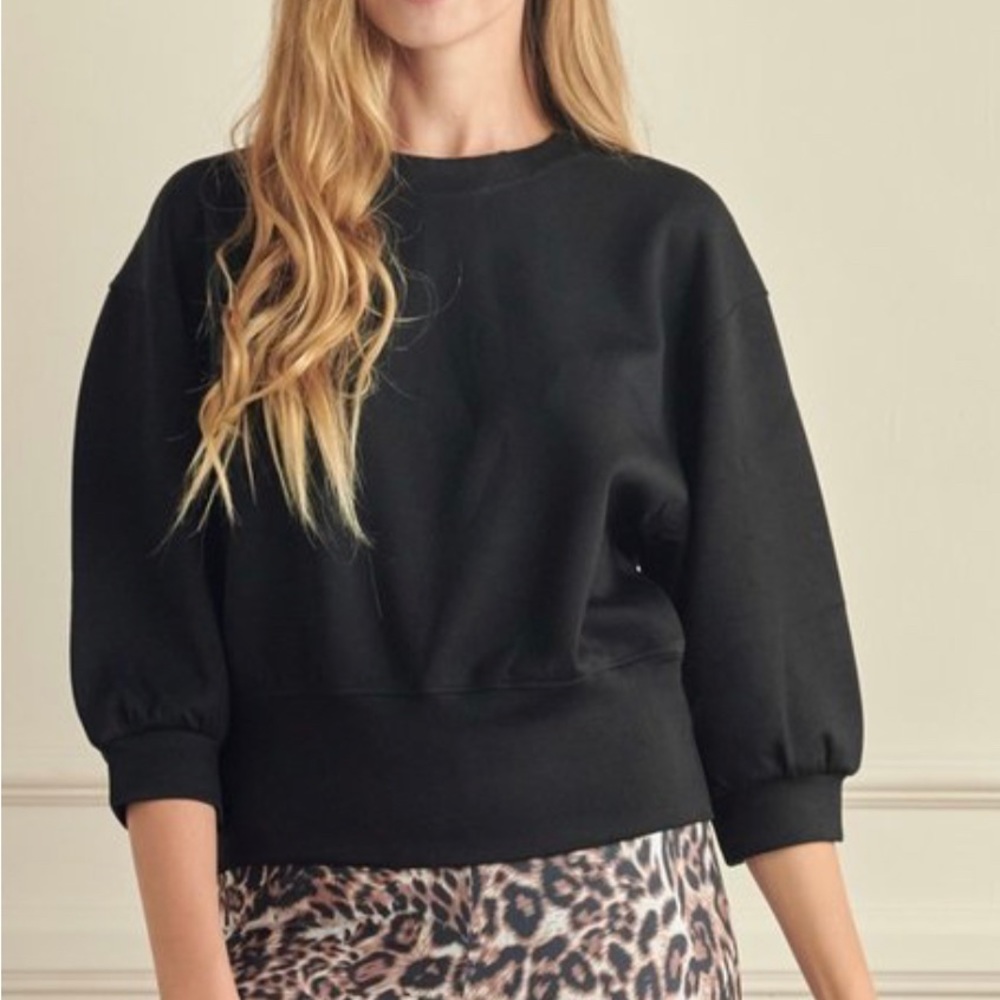 Yelete 3/4 sleeve lightweight scuba sweatshirt.